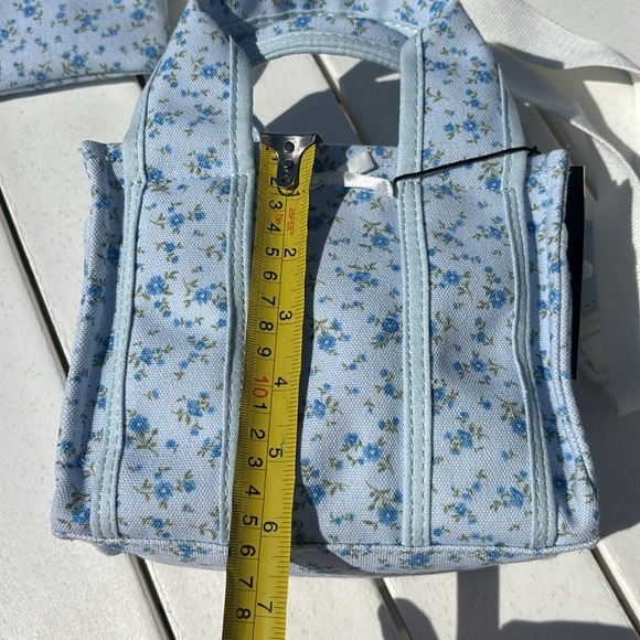 Viral Madden Girl Floral Mini Tote with Matching Coin Purse - Picture 13 of 14